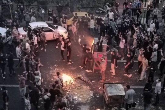Ξεπέρασαν τους 300 οι νεκροί της εξέγερσης στο Ιράν