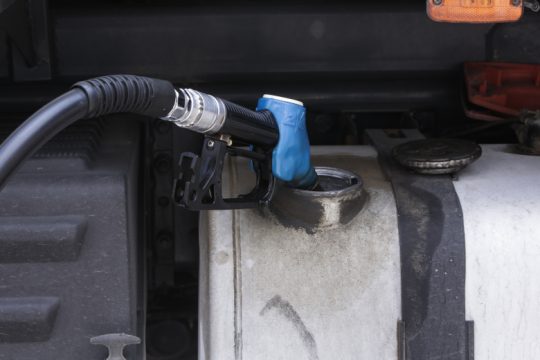Πρωταθλήτρια στην τιμή της αμόλυβδης η Ελλάδα της εποχής Μητσοτάκη