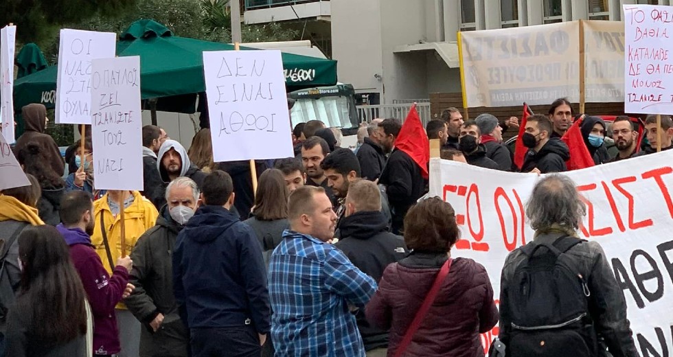 Αντιφασιστική συγκέντρωση στο Π. Φάληρο για την παρουσίαση βιβλίου του Κασιδιάρη