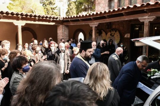 Σε κλίμα βαθιάς συγκίνησης το «αντίο» στον Ηλία Ζερβό