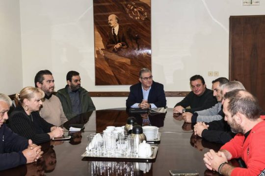 Κουτσούμπας για Μητσοτάκη: Αντί να ειρωνεύεται με μπούρδες για το χαβιάρι, ας λάβει μέτρα