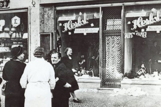 Οργή κατά της KFC στη Γερμανία μετά από διαφήμιση για τη «Νύχτα των Κρυστάλλων»