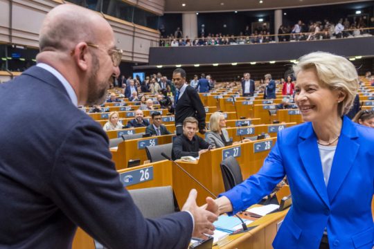 Τώρα υπόσχονται πλαφόν στο φυσικό αέριο, μετά την «ανταρσία»
