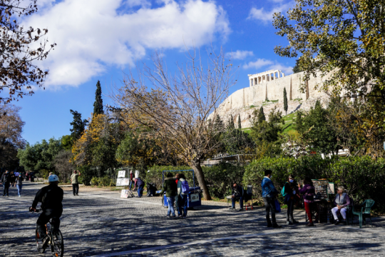 Καλός καιρός με υψηλές για την εποχή θερμοκρασίες