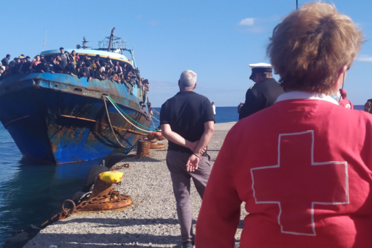 Επτά συλλήψεις για τη διακίνηση των 476 μεταναστών στην Παλαιόχωρα