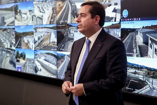 Τα ψέματα του υπουργείου Μετανάστευσης για το επίδομα απορίας του Απ. Ζέρμα