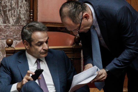 Προσβλητικό «όχι σε όλα» από την κυβέρνηση για τις υποκλοπές