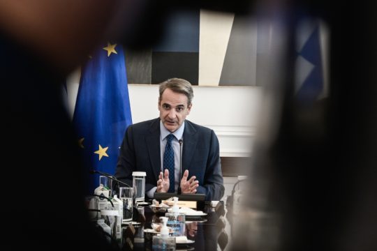 «Χτύπημα» Economist σε Μητσοτάκη για τις υποκλοπές