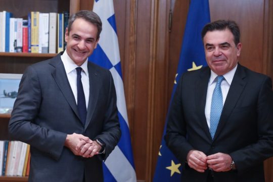 Συνάντηση Μητσοτάκη-Σχοινά με επιθέσεις κατά Τσίπρα σε προεκλογικό κλίμα
