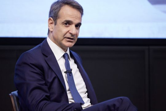 Ανοιγοκλείνει τις εκλογικές συνεργασίες