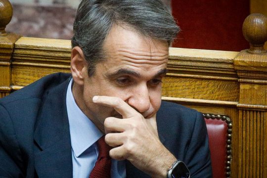 Οι Times διαψεύδουν Μητσοτάκη για τον Βαξεβάνη