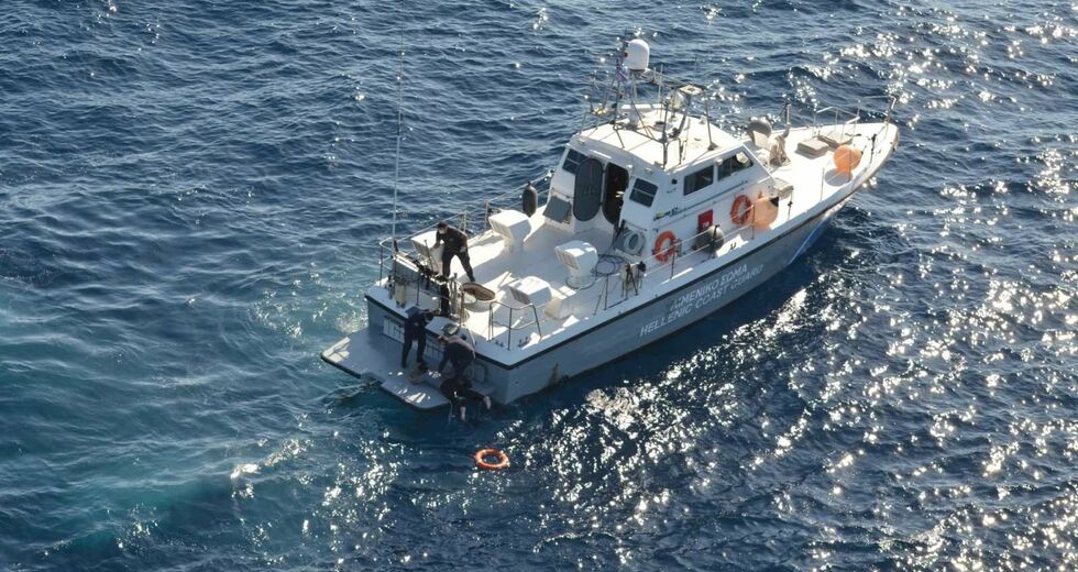 Ακόμα ένας νεκρός από το ναυάγιο στην Εύβοια, πάνω από 30 οι αγνοούμενοι