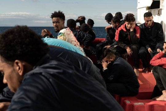 Η Γαλλία προσφέρει λιμάνι για τους 234 πρόσφυγες στο πλοίο Ocean Viking