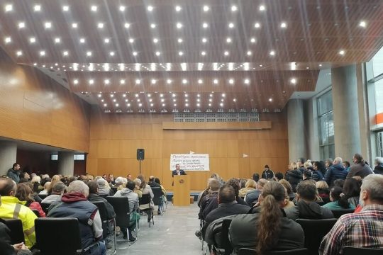 Μένουν… Θεσσαλονίκη τα σκουπίδια