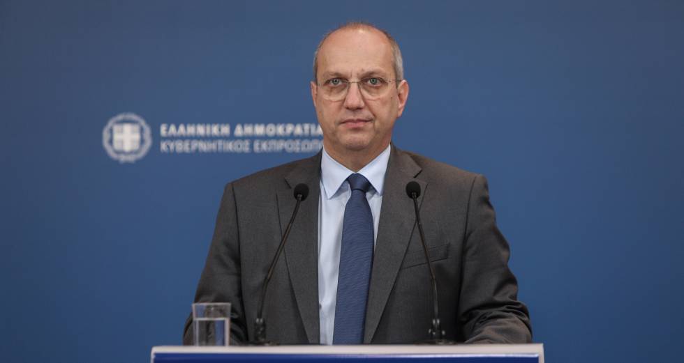 Σε πέλαγος αντιφάσεων