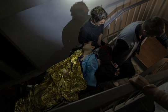 Ένα νεογέννητο νεκρό από ρωσική (;) ρουκέτα σε μαιευτήριο