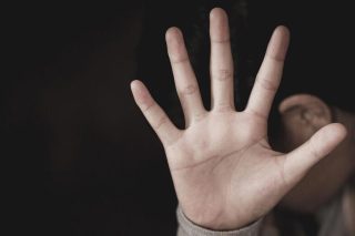 Κακοποίηση παιδιών: σχέδιο επί χάρτου για το θεαθήναι