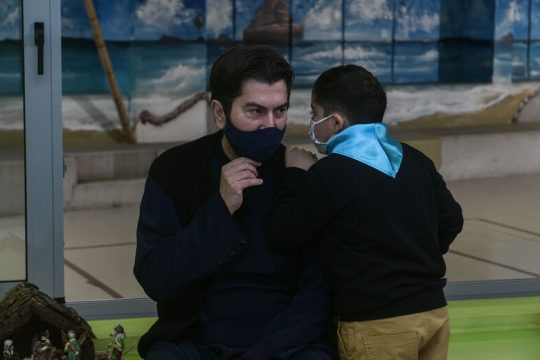 Ανοχή, συνενοχή και πτώσεις απ’ την αχλή των νεφών