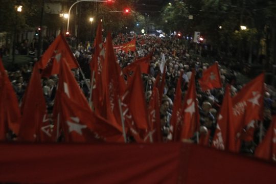 «Το Πολυτεχνείο ζει», λένε χιλιάδες στους δρόμους