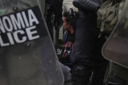 Στον εισαγγελέα οι συλληφθέντες από τα χθεσινά επεισόδια σε Αθήνα και Θεσσαλονίκη 