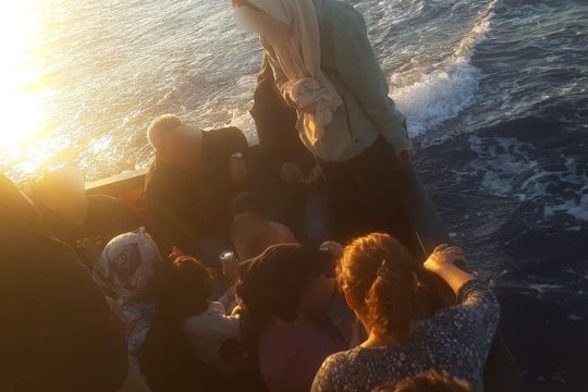 Πώς εξαφανίστηκαν 110 πρόσφυγες ενώ τους… διέσωζαν;
