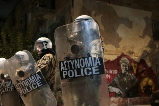Οργιο βίας, συλλήψεων και καταστολής στα Προσφυγικά
