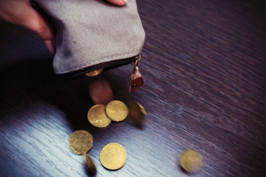 Για κοροϊδία με τις fast-track συντάξεις καταγγέλλουν οι συνταξιούχοι κυβέρνηση και ΕΦΚΑ