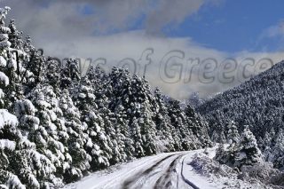 Στα ψηλότερα χωριά τις Ελλάδας τα πρώτα χιονισμένα τοπία