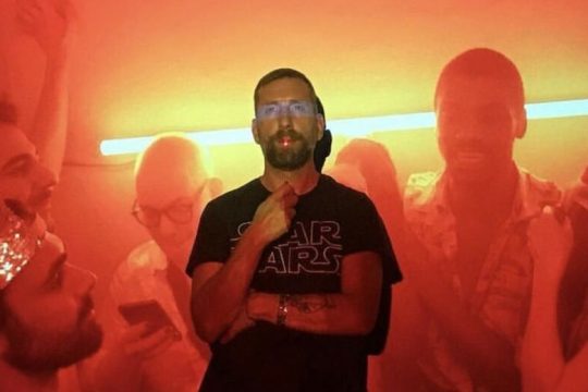 «Ελεος πια με την κριτική! Αφήστε μας να ζήσουμε!»