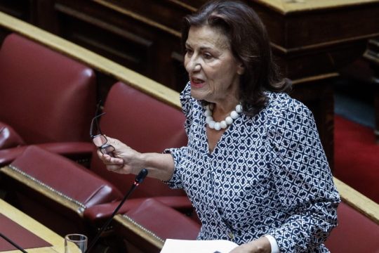 Αυτογκόλ Φωτίου, διευκρίνιση και επιχείρηση εκμετάλλευσης από την κυβέρνηση