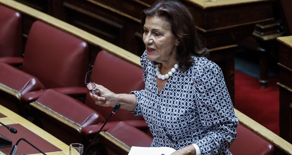 Αυτογκόλ Φωτίου, διευκρίνιση και επιχείρηση εκμετάλλευσης από την κυβέρνηση