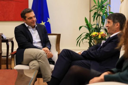 Το τετ α τετ του Αλ. Τσίπρα με τον πρέσβη της Γαλλίας