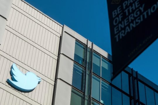 Οι αποκλεισμένοι λογαριασμοί στο Twitter θα επανέλθουν μετά τις ενδιάμεσες εκλογές