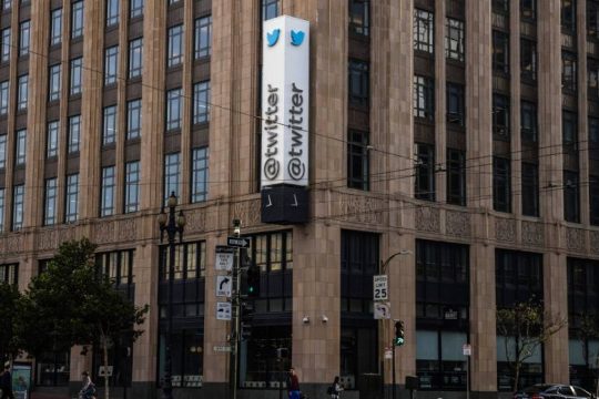 Ο Μασκ δίνει στους εργαζομένους του Twitter προθεσμία για να αποφασίσουν την τύχη τους