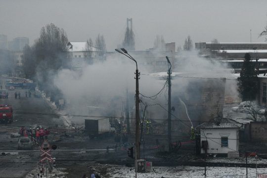 Μαζικό πλήγμα στις ουκρανικές υποδομές: διακοπές σε ρεύμα και νερό, κλειστοί πυρηνικοί σταθμοί
