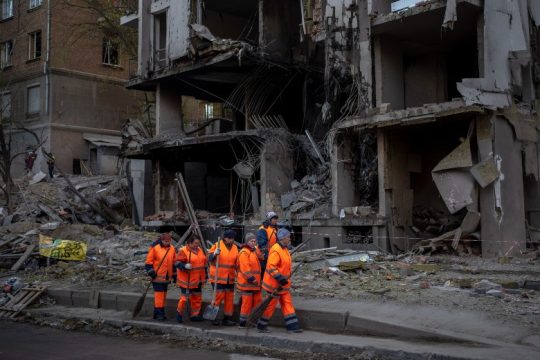 Μπαράζ επιθέσεων σε υποδομές στην Ουκρανία, εκτεταμένες διακοπές ρεύματος