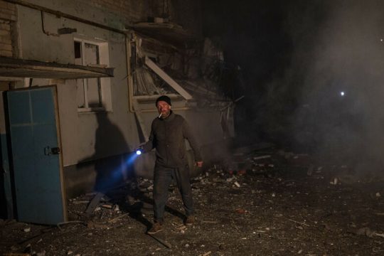 «Ανάσα» στις πόλεις, κόλαση στα χαρακώματα