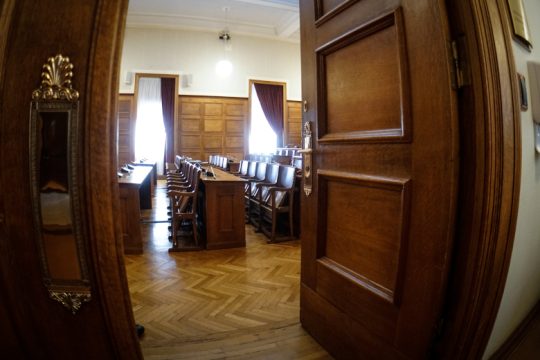 Η σύγκρουση για τις υποκλοπές μεταφέρεται ξανά στη Βουλή