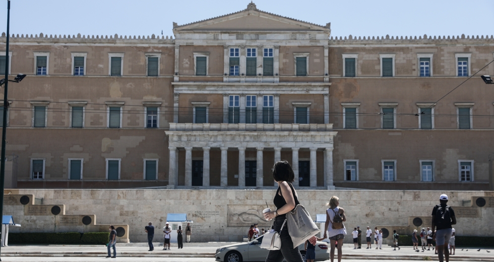 Καιρός να μείνουμε μόνοι