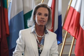 Η απρέπεια Βόζεμπεργκ και η επίθεση Τσίπρα