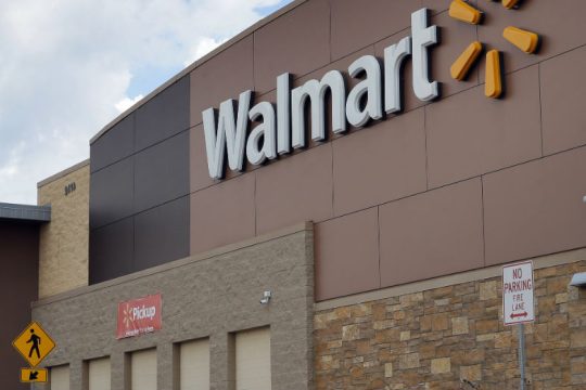 Διακανονισμός ύψους 3,1 δισ. από τη Walmart για το σκάνδαλο των οπιούχων