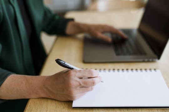 Πανδημία: Ανησυχία για τις θέσεις εργασίας και απογοήτευση για τα μέτρα της πολιτείας