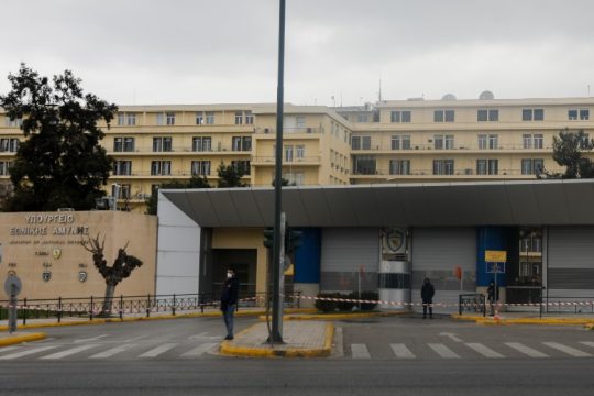 Αναπάντητη η καταγγελία για «αρπαχτή» στο Άμυνας