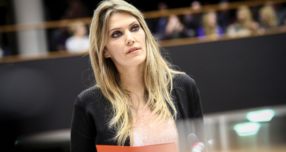 Θα θελήσει η Εύα Καϊλή να δικαστεί στην Ελλάδα;