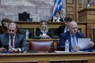 Πυρ ομαδόν στη Βουλή για το νομοσχέδιο της ΕΥΠ