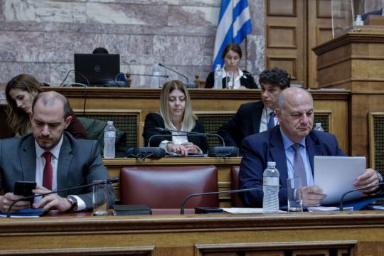 Πυρ ομαδόν στη Βουλή για το νομοσχέδιο της ΕΥΠ