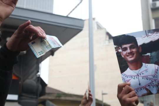 Πέθανε ο 16χρονος Κώστας που πυροβολήθηκε από αστυνομικό στο κεφάλι
