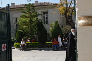 Ο Δήμος Αθηναίων διορίζει νέα επίτροπο, αλλά παραμένει παρατηρητής στις καταγγελίες