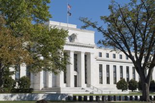 Νέα άνοδο των επιτοκίων 0,5% ανακοίνωσε η Fed