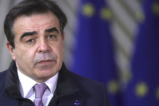Στήριξη Κομισιόν σε Σχοινά εν μέσω δημοσιευμάτων για το Qatargate